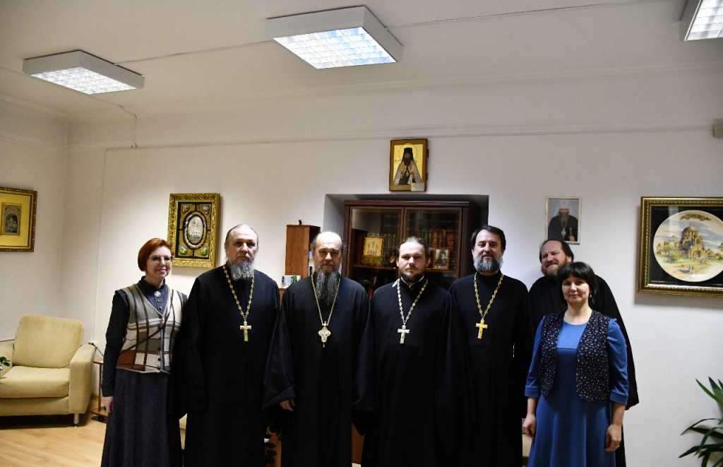 DSC_0102_cr.jpg DSC_0102_cr.jpg